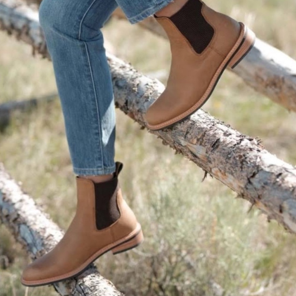 LIKE NEW • Nisolo Carmen Chelsea Boots - Picture 2 of 5